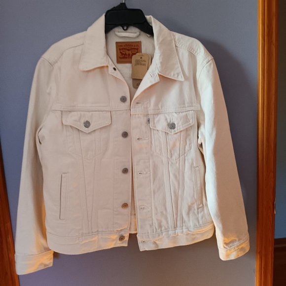 Levi's Jackets & Blazers - New Levi's® Ex Boyfriend Trucker Jacket, size M